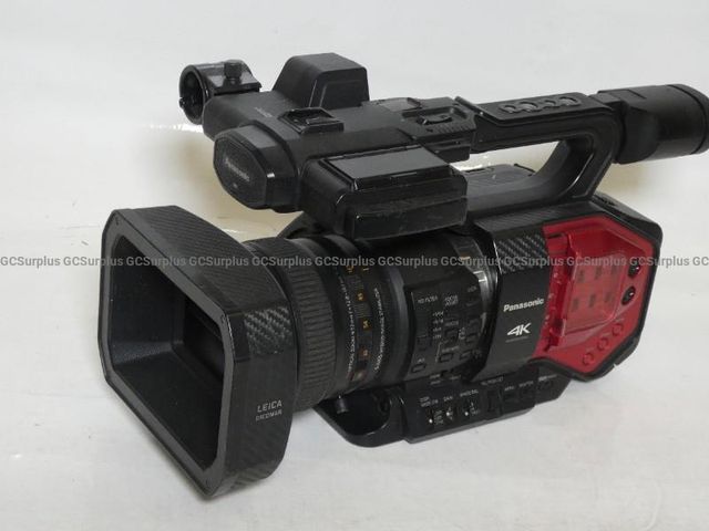 Panasonic 4K AG-DVX200 Camcorder with Leica Dicomar Lens - photo 1