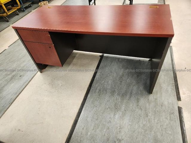 Office Desk - photo 1