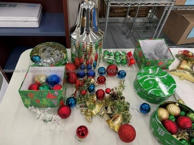 Assorted Christmas Decorations - photo 1