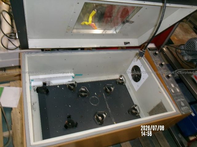New Brunswick Scientific Shaker-Incubator