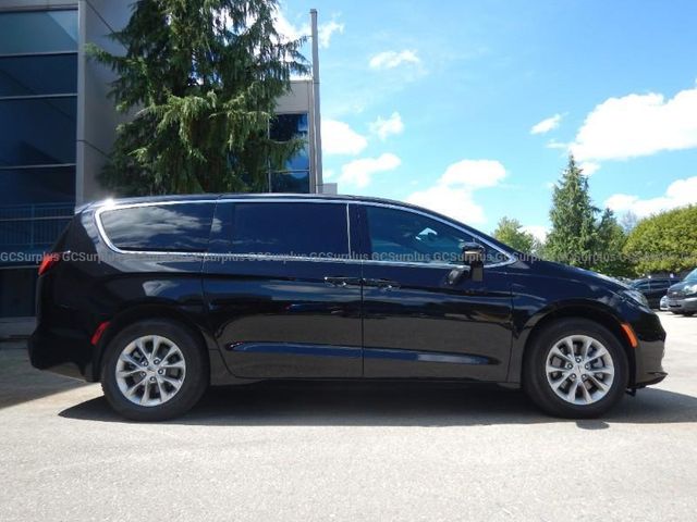 2025 Chrysler Pacifica Select AWD