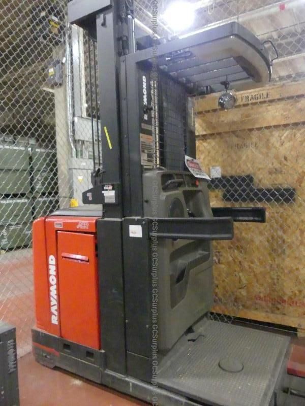 2007 Raymond 5400-OPC30TT Narrow-Aisle Order Picker