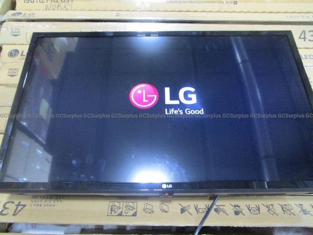 6 Assorted 32" Televisions