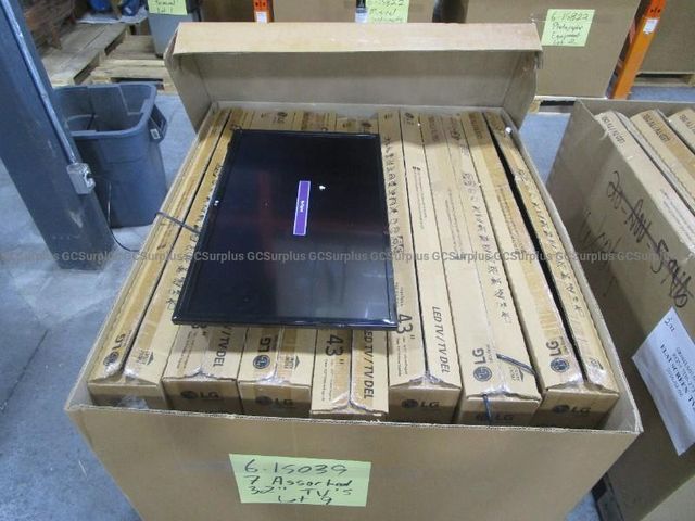 6 Assorted 32" Televisions
