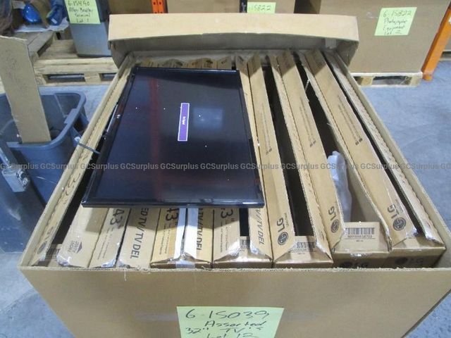 7 Assorted 32" Televisions