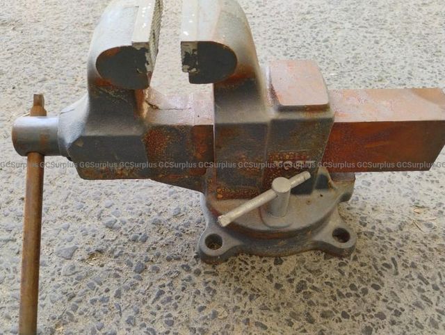 Yost 4" Swivel-Base Bench Vise