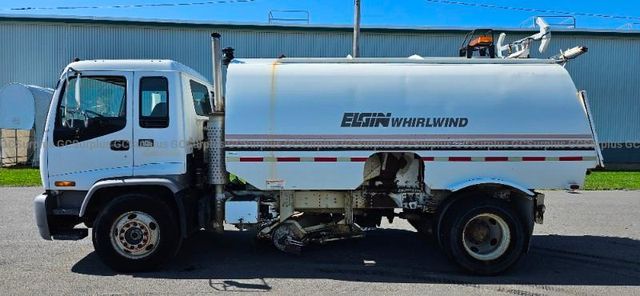 1998 GMC F7B042 Street Sweeper