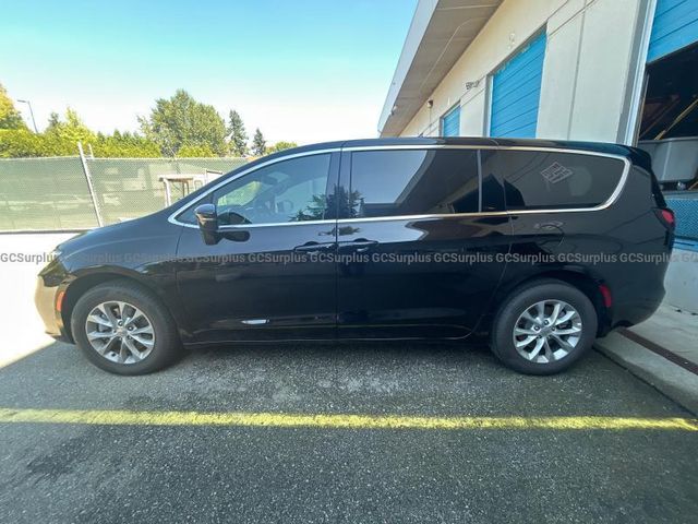 2025 Chrysler Pacifica Select AWD
