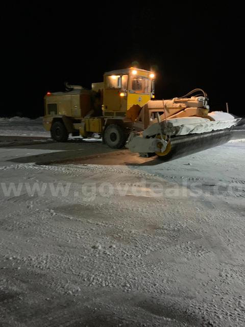 2001 Stewart & Stevenson Snow Sweeper **Extremely Low Miles**