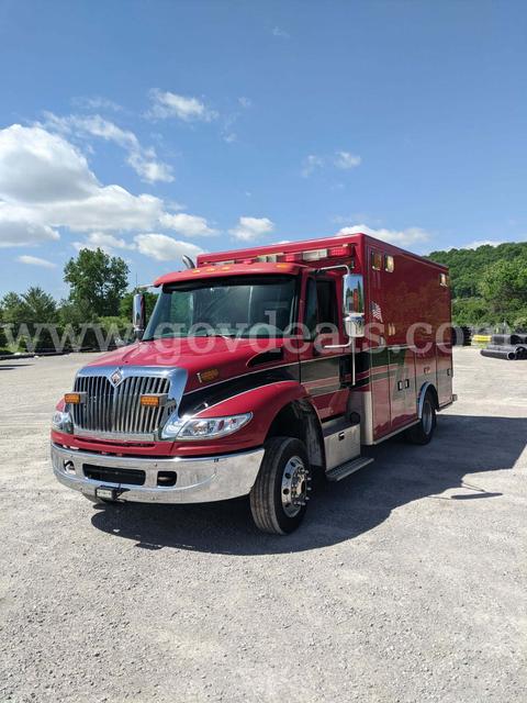 2005 International 4400 LP