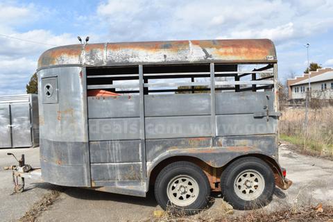 1990 El Paso Bumper Horse Trailer