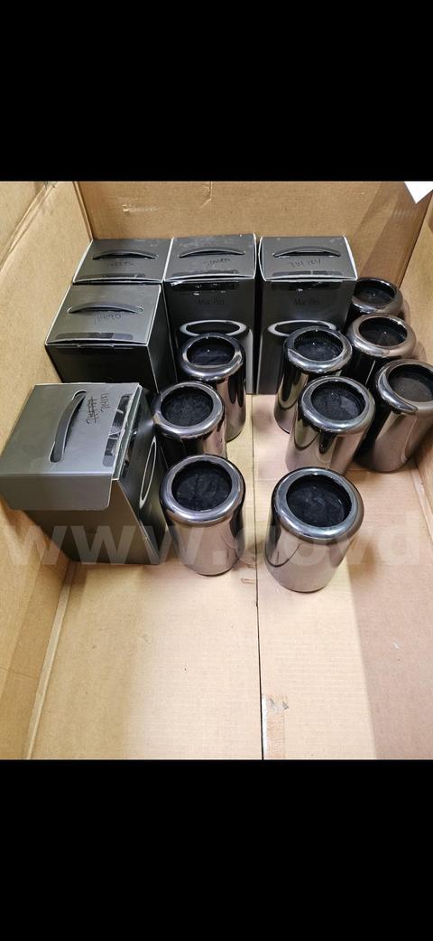 Lot of 14 2013 Apple 'Trashcan' Mac Pro Desktop Computers, Xeon E5-1650 v2, Mixed RAM/SSD