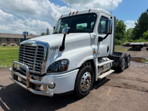 2016 Freightliner Cascadia 125 T/A Truck Tractor