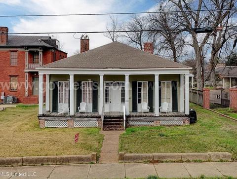 5 bed, 2 bath, 1918 sqft. single family home in Vicksburg, MS