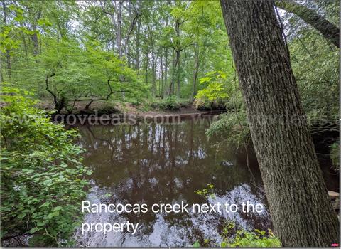 Prime Waterfront Fixer-Upper on Rancocas Creek - 148 feet private frontage on creek. Close to NYC / Phila