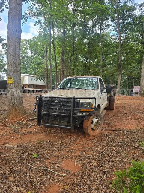 2000 Ford F-450 SD Regular Cab 4WD DRW