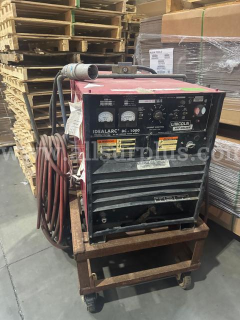 Lincoln Electric Heavy-Duty Industrial Welder