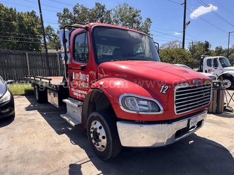 2015 Freightliner M2 106 S.A Roll Back