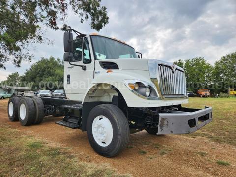 2011 International 7400  **LOW LOW MILES**