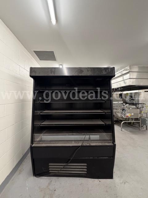 Oasis C057R Open-air Merchandiser