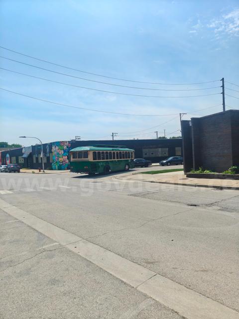 2000 TROLLEY BUS 38 pass