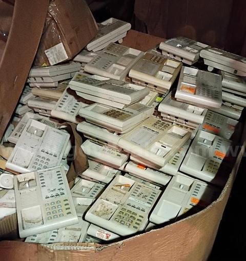100 TELEDEX HOTEL PHONES ELECTRONIC SCRAP GOLD RECOVERY
