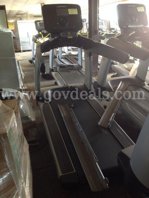 Life Fitness Mdl 95T Treadmill