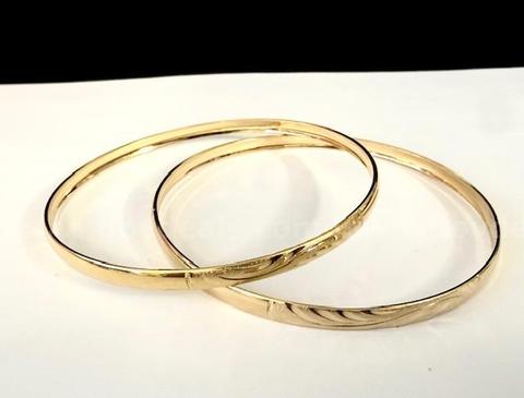 (2), 24k Gold, Diamond Cut, 2 1/2" Bangle Bracelets