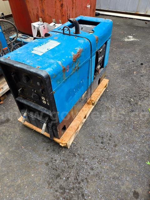 Used Miller Bobcat 225 Welder