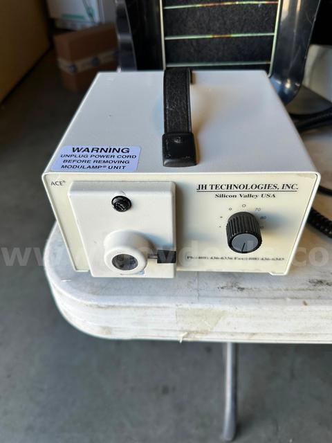 JH Technologies Fiber Optic Illuminator