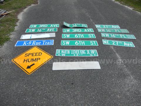 USED (14) STREET SIGNS, (1) SPEED HUMP SIGN