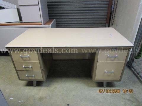 USED (1) STEELCASE, BEIGE, 3-DRAWER LEFT/CENTER DRAWER/2-DRAWER RIGHT DESK 30"W X 60"L X 29"H
