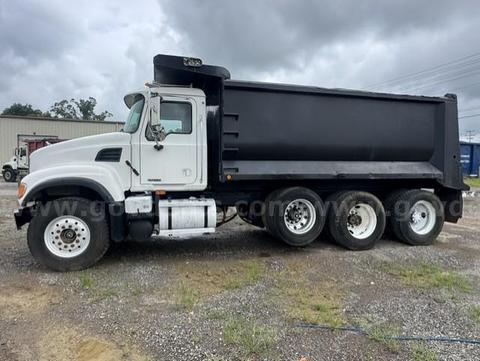 2004 Mack CV713 Granite Tri/A Dump Truck