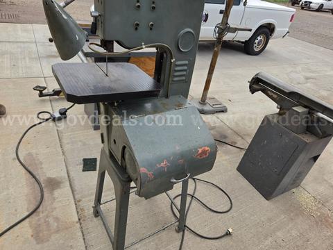 Select Machine Tool Co. Model 10VBS Vertical Contour Band Saw – Working