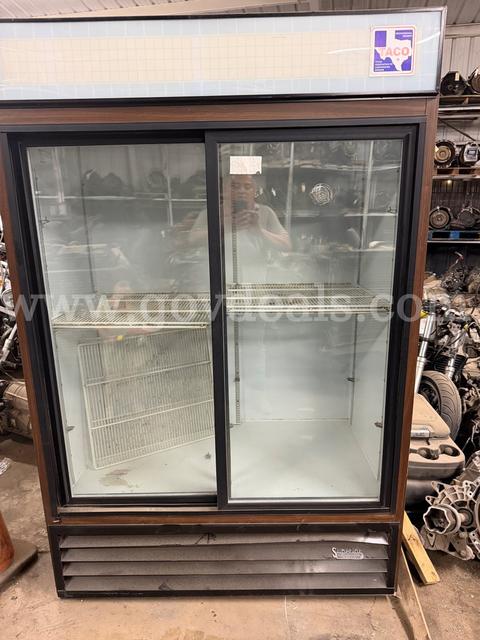 COMERCIAL REFRIGERATOR WORKING