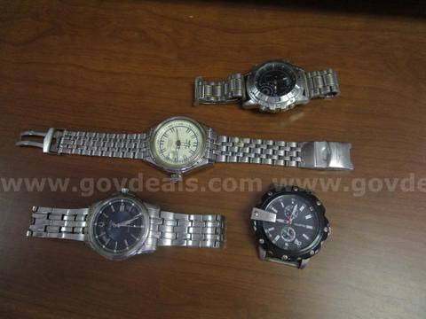 (4) USED WATCHES; RECOMENDED PARTS OR REPAIR