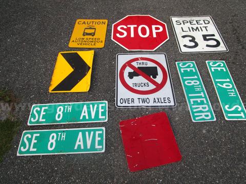 BATCH OF (10) USED ROAD SIGNS