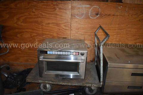MICROWAVE OVEN, COMMERCIAL, CLEAN