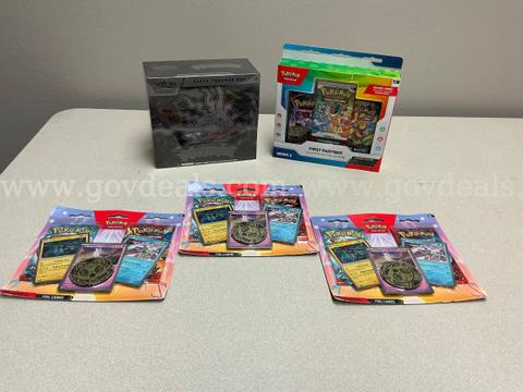 Pokémon Mega Evolution Pitch Black Elite Training Box, First Partner illustration collection,3Enhanced 2 pack Blister pk