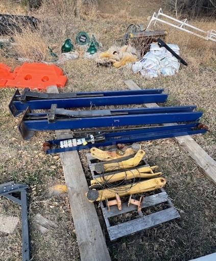 Challenger 9,000 lb Capacity Vehicle Lift – 230V, Single Phase, Working