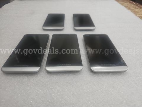 Lot of 5 BlackBerry Z30 Verizon 4G LTE Smartphones