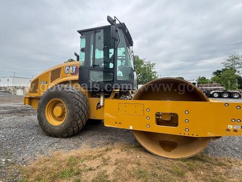 2025 Caterpillar CS12 Vibratory Soil Compactor (Smooth Drum)