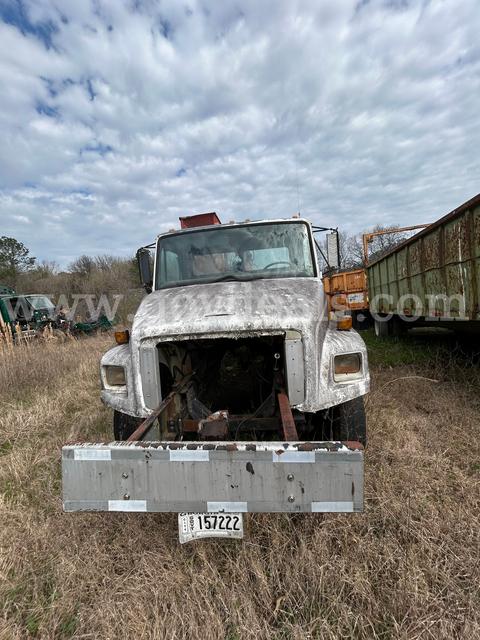 2001 Freightliner FL80
