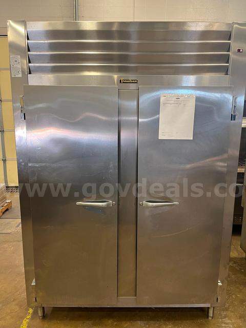 Traulsen Pass-Thru Heated Cabinet