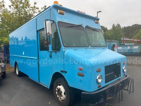2001 Freightliner MT45 Chassis