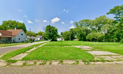 (120' X 152') City Lot in Near Millikin University in Decatur, IL