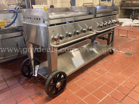 Crown Verity MG-72LP 72" Portable Outdoor Griddle - Liquid Propane