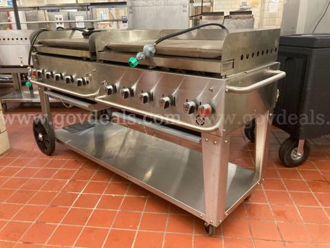 Crown Verity MG-72LP 72" Portable Outdoor Griddle - Liquid Propane