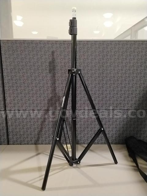 Amazon Basics Tripod