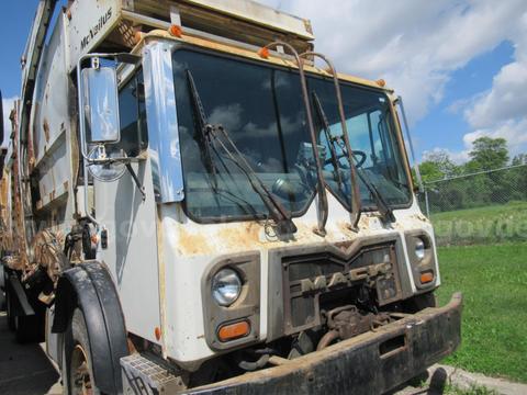 2015 Mack MRU600 Garbage Packer
